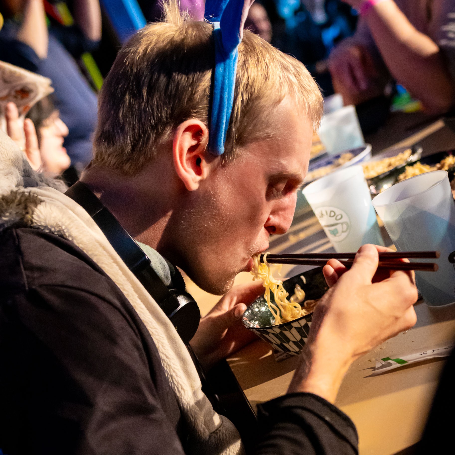 Nudelschlürfwettbewerb auf der Nerdiko